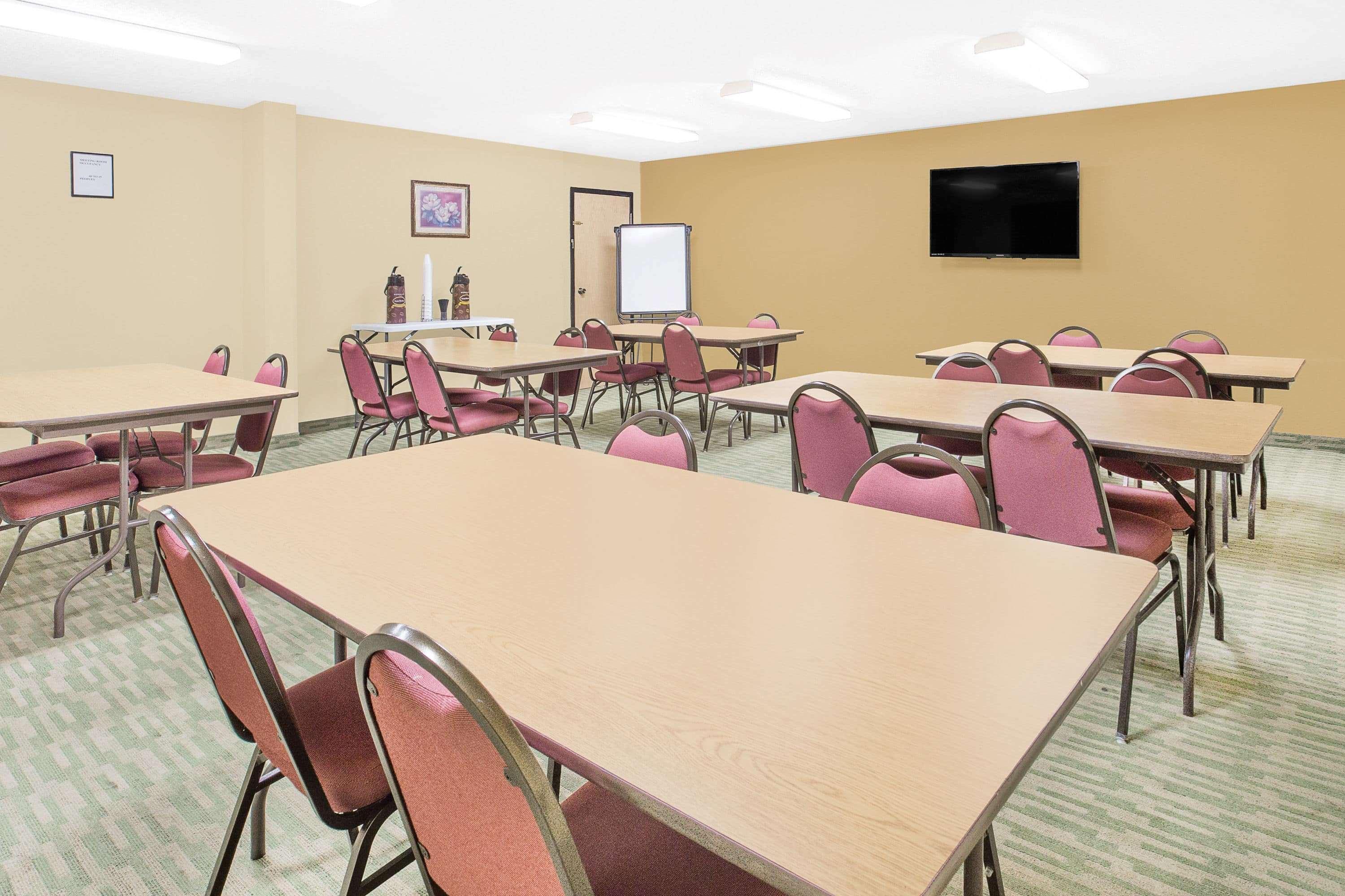 Super 8 By Wyndham Nixa/Springfield Area Hotel Ngoại thất bức ảnh