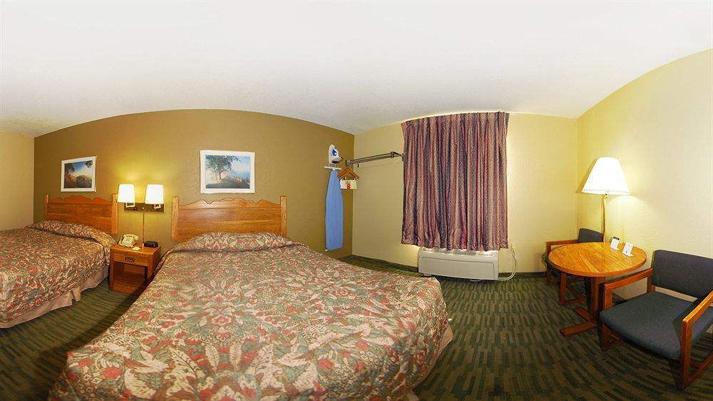 Super 8 By Wyndham Nixa/Springfield Area Hotel Ngoại thất bức ảnh