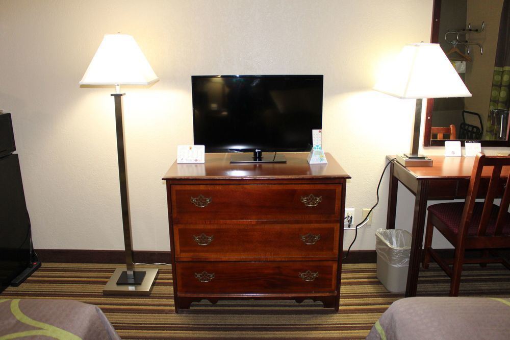 Super 8 By Wyndham Nixa/Springfield Area Hotel Ngoại thất bức ảnh